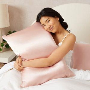 Alternative view of Satin Pillowcase in Blush