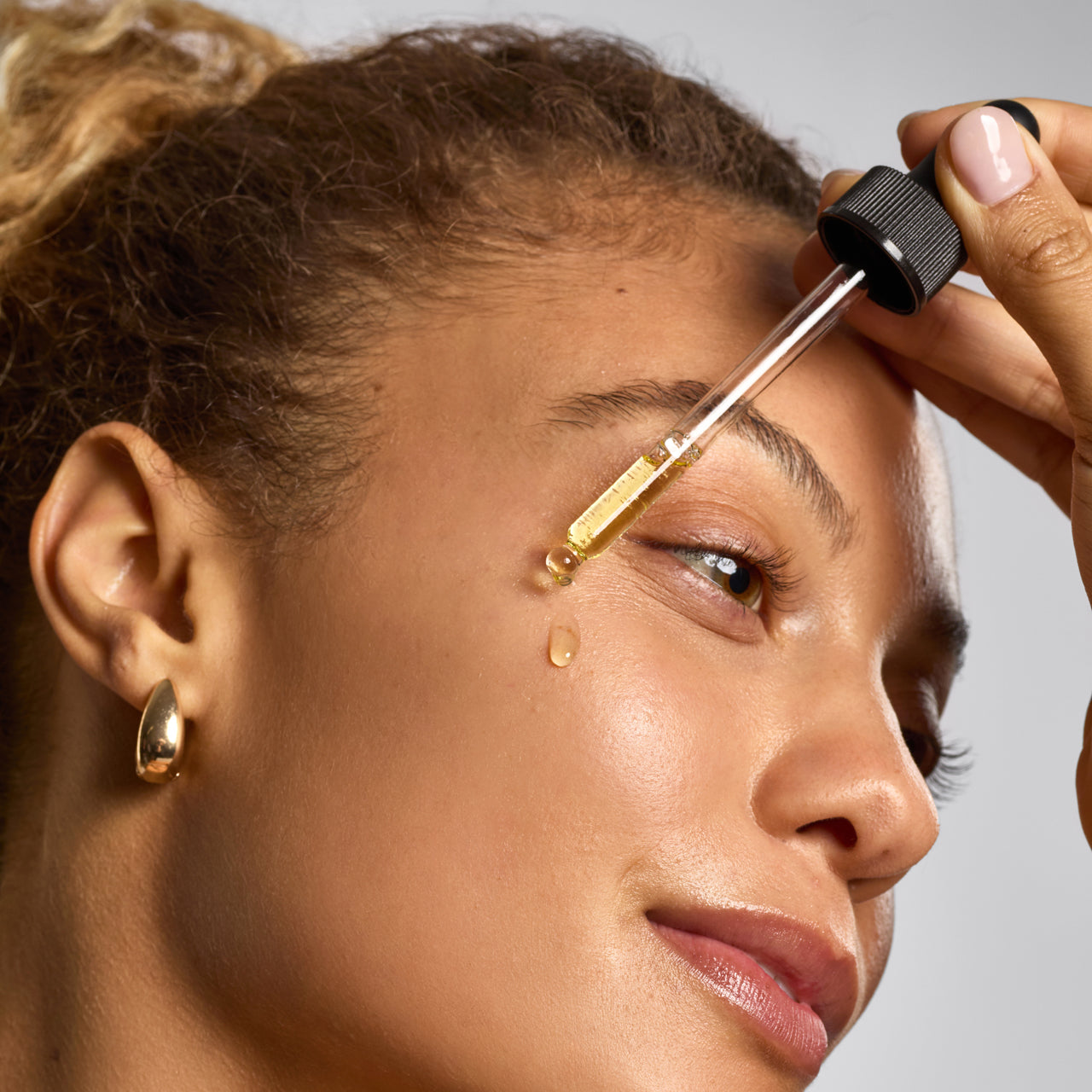 Dermaplane Oil + Dermaplaner Tool Bundle - Image 3