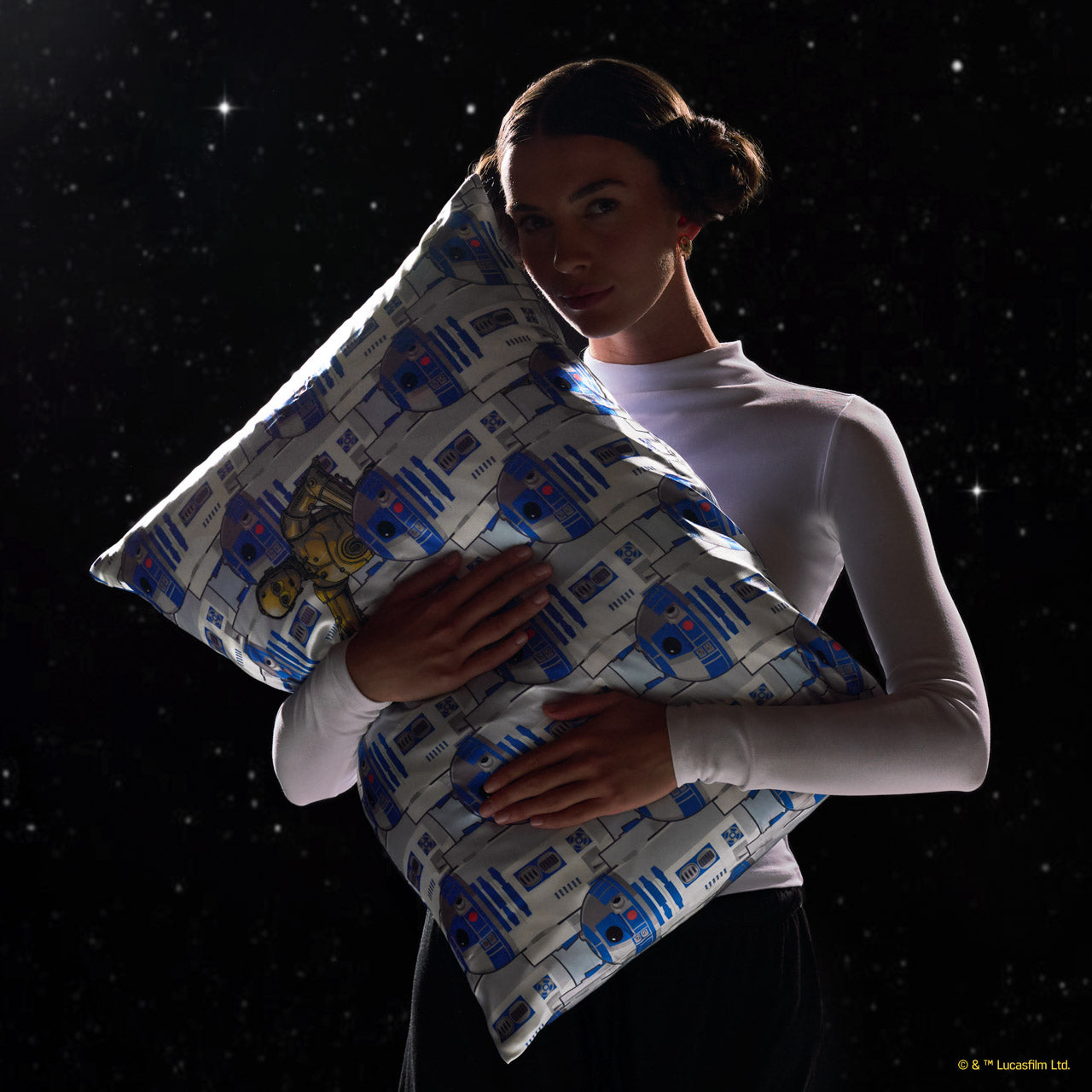 Star Wars™ & Kitsch Satin Pillowcase in R2-D2 & C-3PO - Image 4