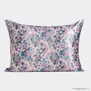 Alternative view of Bridgerton x Kitsch Satin Pillowcase in Wisteria