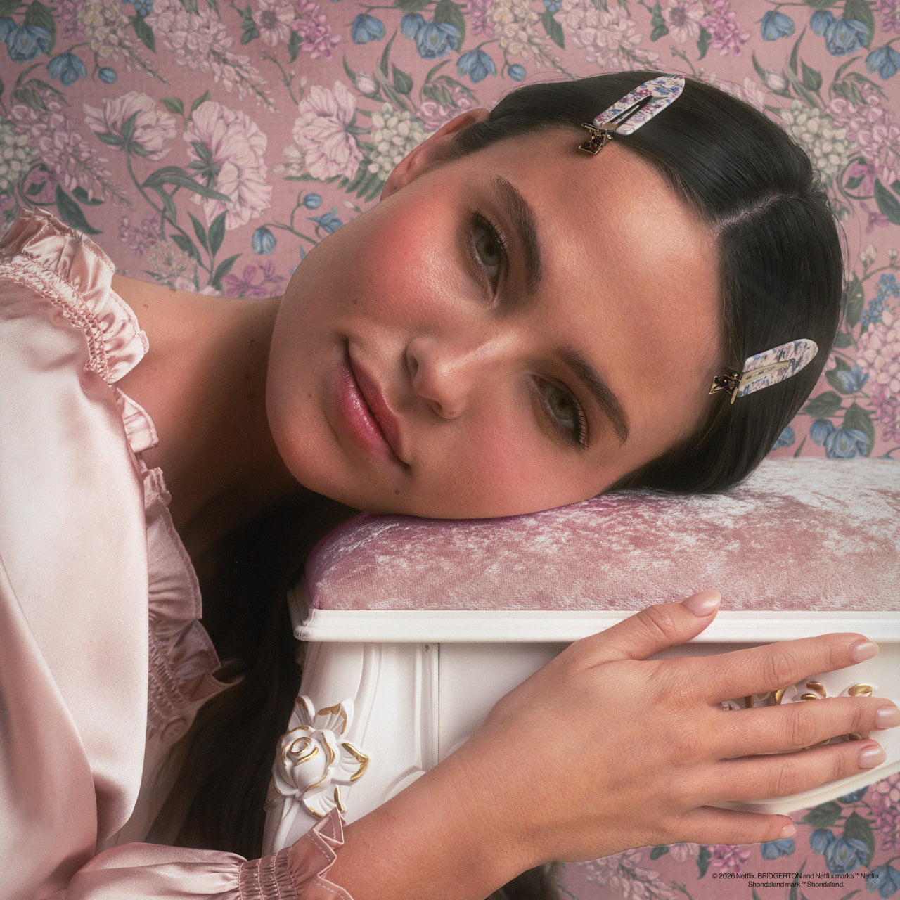 Bridgerton x Kitsch Creaseless Clips in Toile in Bloom - Image 5