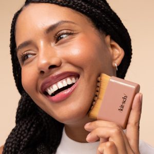 Alternative view of Terracotta Lymphatic Contour Face Brush
