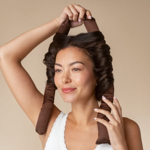 Alternative view of Chocolate XL Satin Heatless Curling Set
