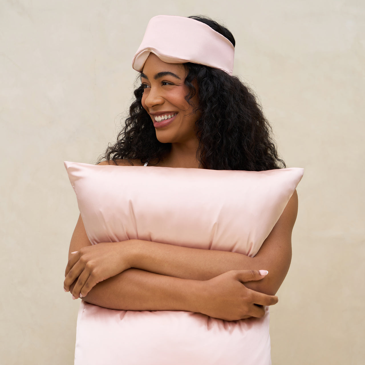 Blush Contour Pillow Eye Mask - Image 4